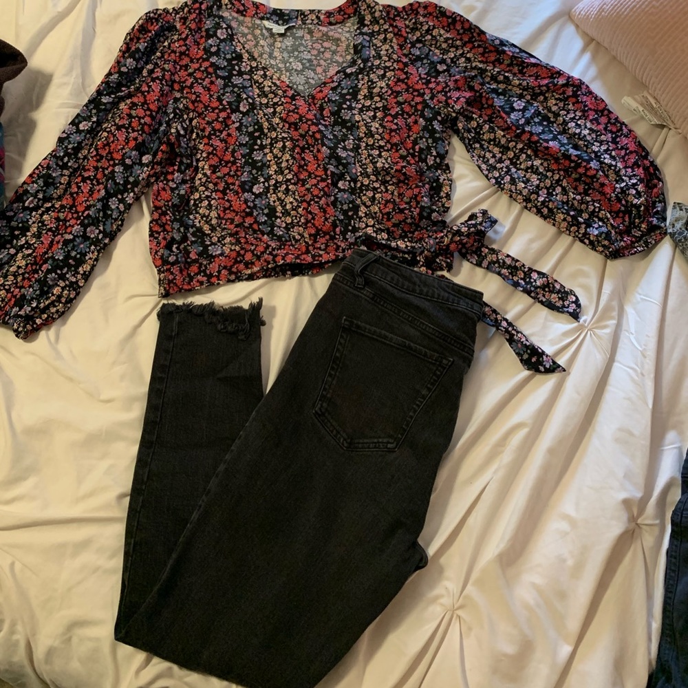 Black Ripped Skinny Jeans - Picture 3 of 3